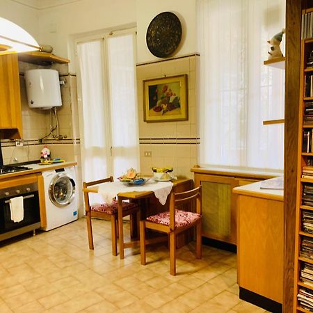 A Due Passi Dal Centro 2 Camere Matrimoniali Wifi Генуа Екстериор снимка