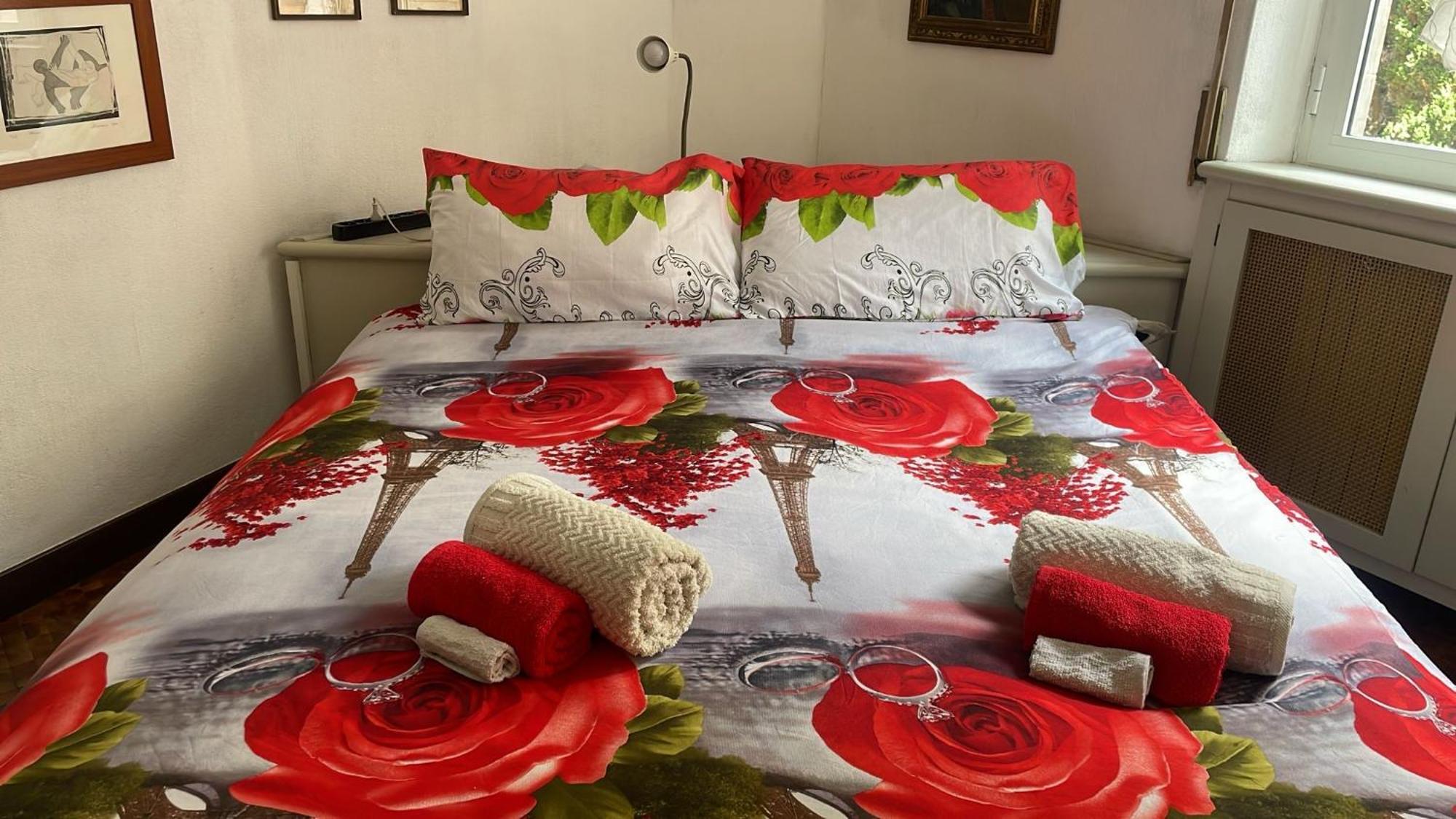 A Due Passi Dal Centro 2 Camere Matrimoniali Wifi Генуа Екстериор снимка